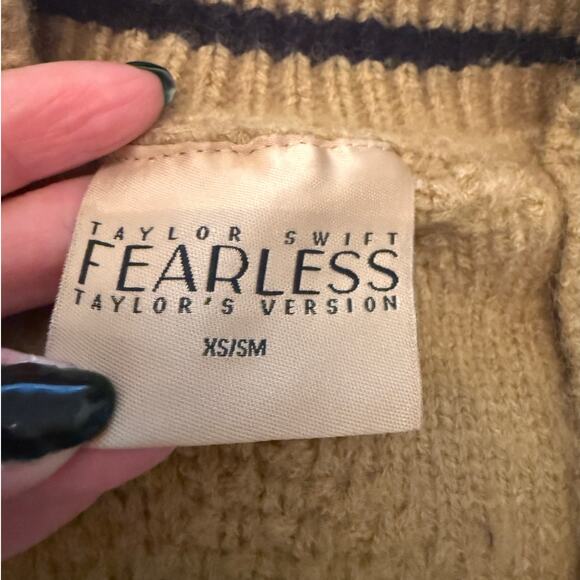 Taylor Swift NWT (bag) | Official Fearless tan cable knit cardigan sweater | XS - Picture 5 of 10